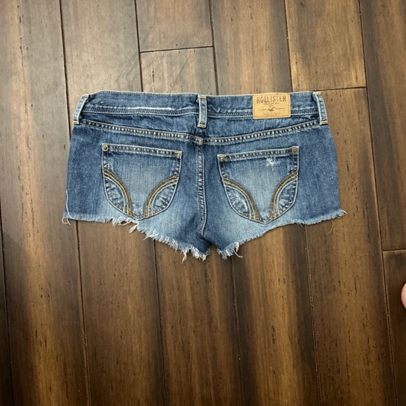 Cutoff Denim Shorts - Picture 2 of 4